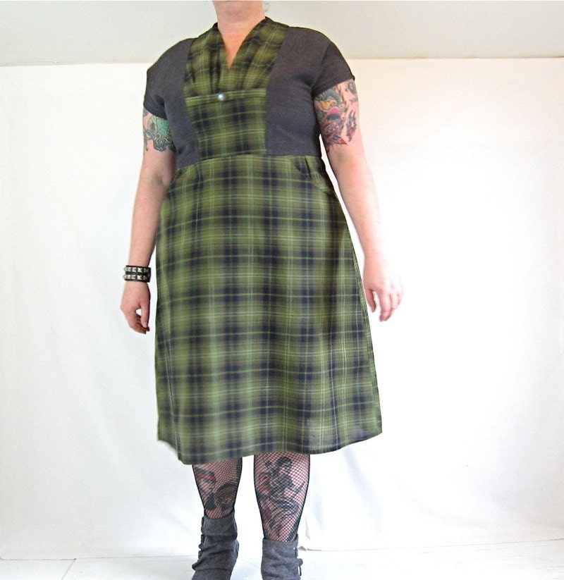 Slimuette Dress - plus size - green plaid and charcoal grey vintage fabrics - 46B-41W-52H