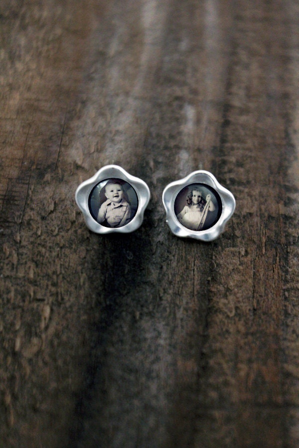 Personalized Flower Shaped Stud Earrings - Small Customized Photo Earrings - Great for Mothers Day, Valentines Day, Weddings, Bridesmaids