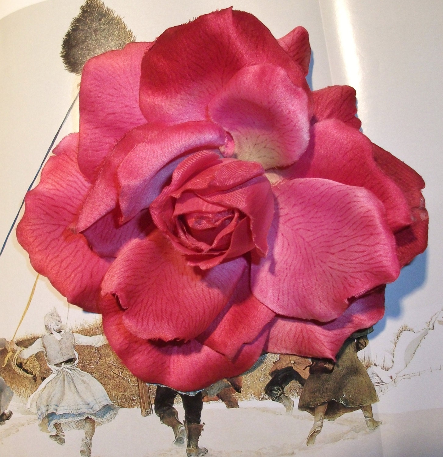 Anwen - Large Veiny and Pink Rose Hair Clip