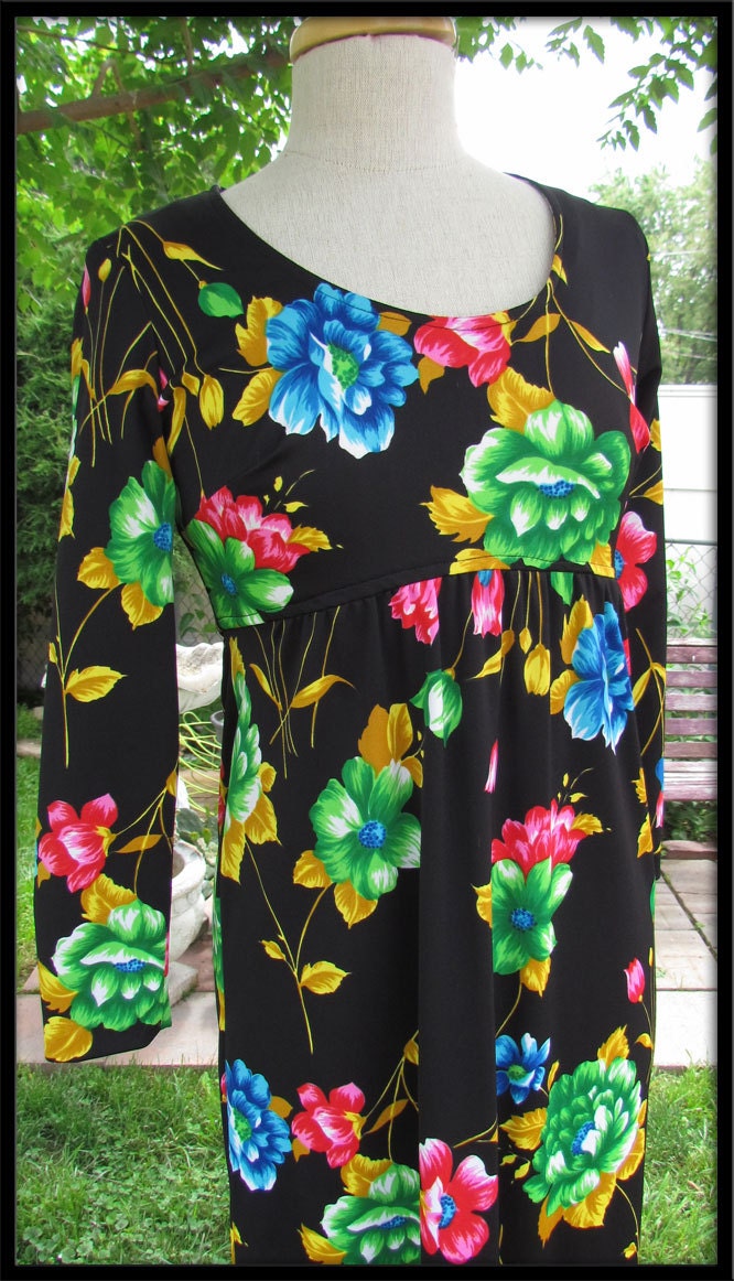 Black BEAUTY floral 1970s Vintage Maxi Dress