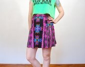 vintage 1980s / tribal / Aztec printed / shorts / skort / skirt / high waist / bold print / size small