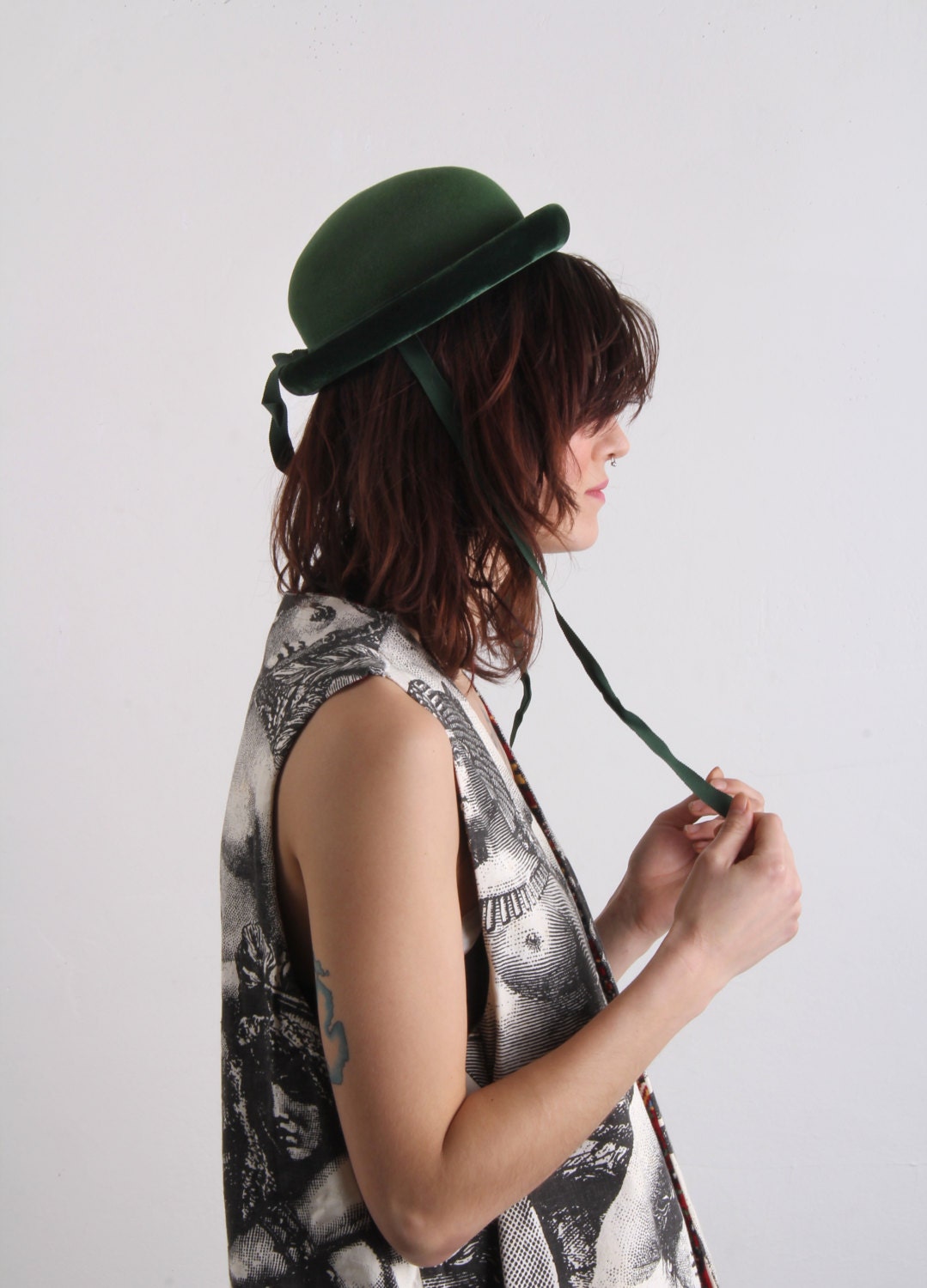 Vintage Derby Hat . Velveteen Wool . Kelly Green IRISH Cap