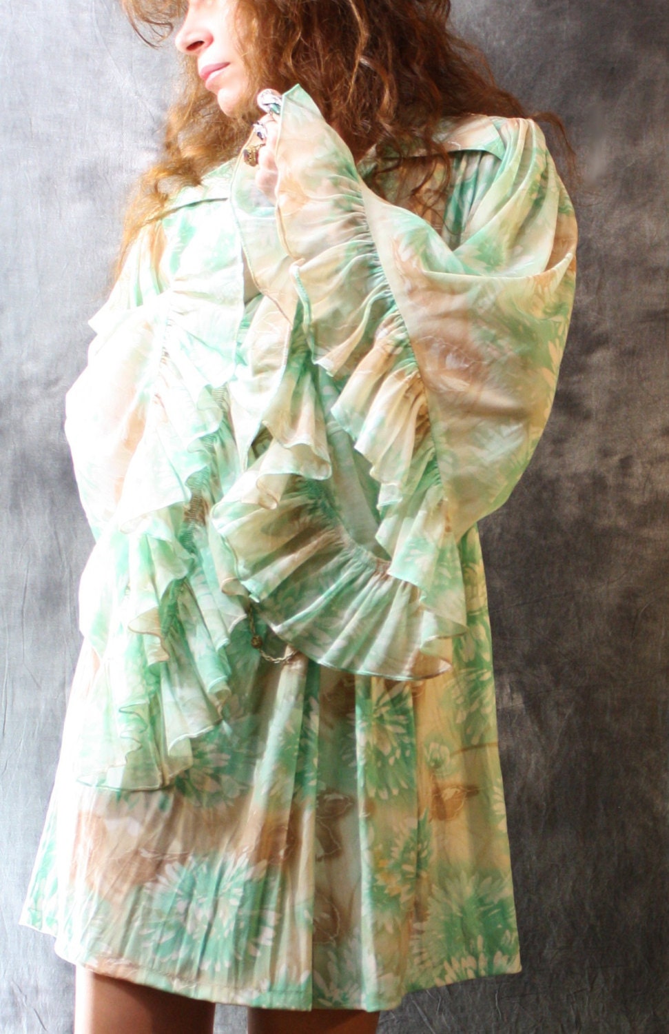 Vintage 1970s Watercolor Mums Bohemian Hippie Baby Doll Dress Ruffle Angel Sleeve