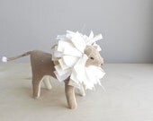 dandy lion / soft sculpture animal