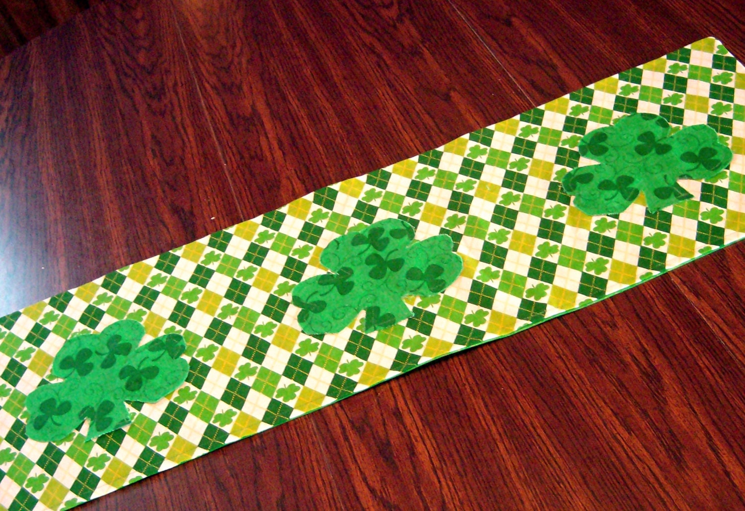 St Patricks Day Green Table Runner - Shamrock Table Runner - St. Patricks Decor Raw Edge Applique Shamrock Runner Ready to Ship