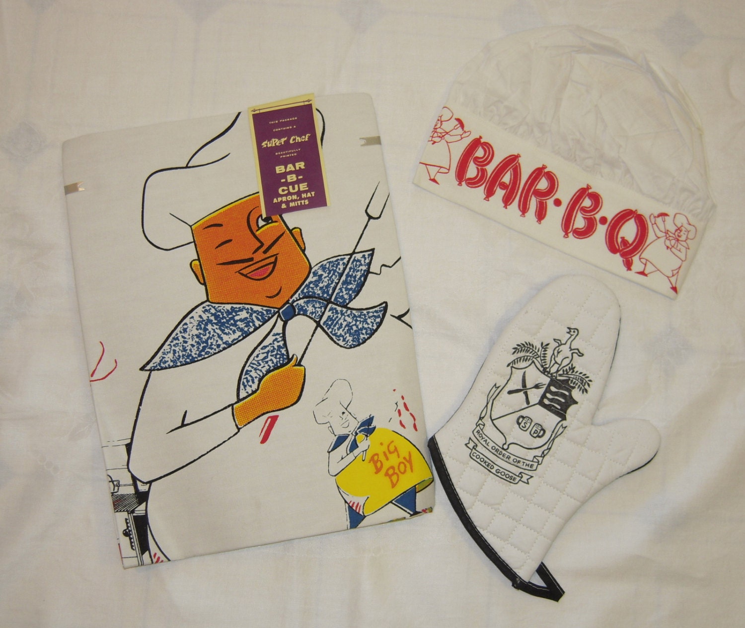 Vintage BBQ Set Apron Oven Mitt Hat Master Chef & Hot Dogs MIP