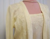 1970s Lovely Cream Colored Yarn Embroidered Twin Sweater Set Size Small