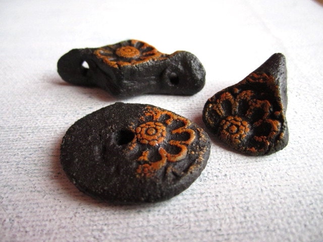 3 Handmade Boho Orange Flower Pollen Dusted Stoneware Clay Beads Pendant No.77