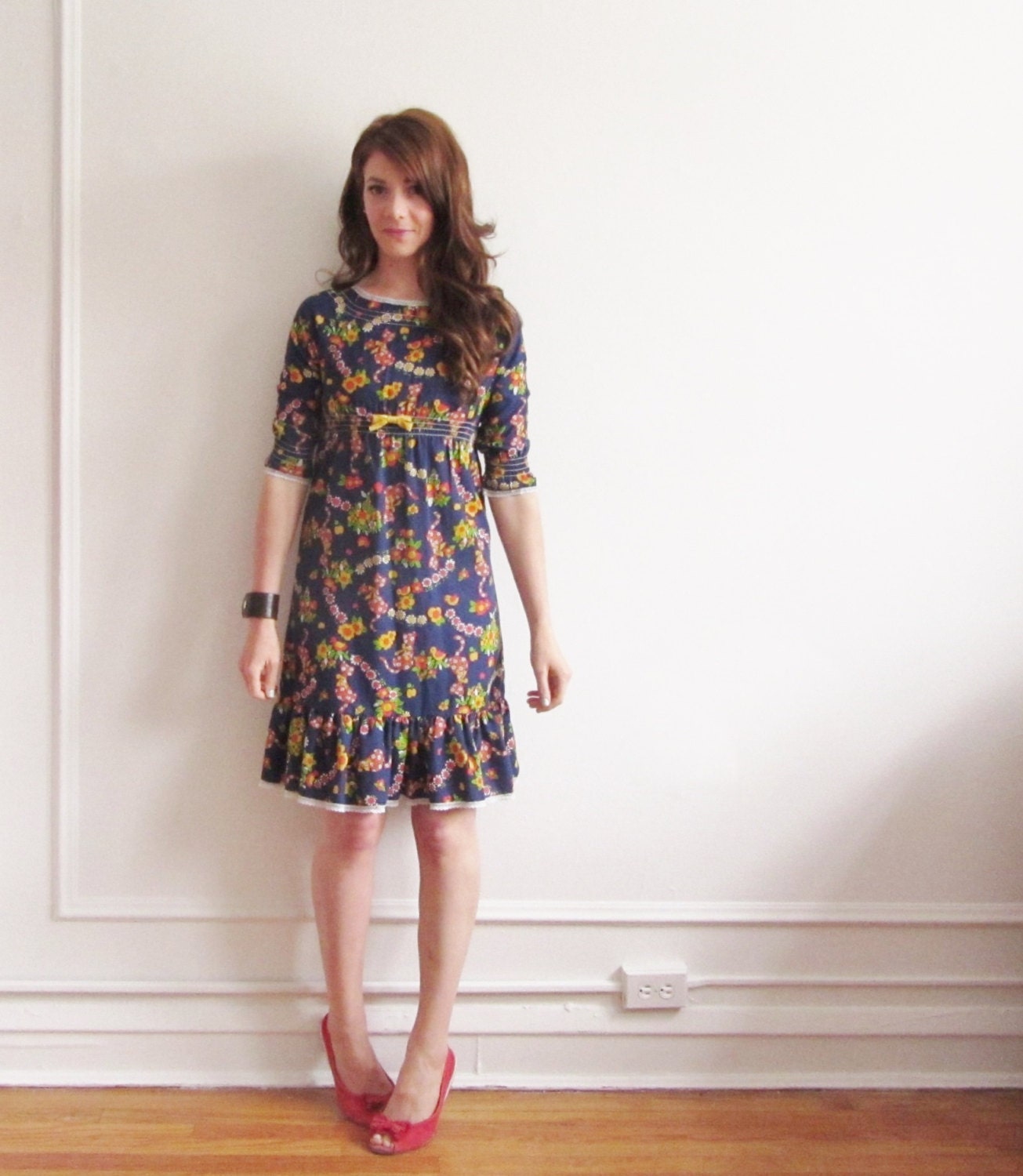 love child summer dress . 1970 cat flower frock .extra small.small.xs