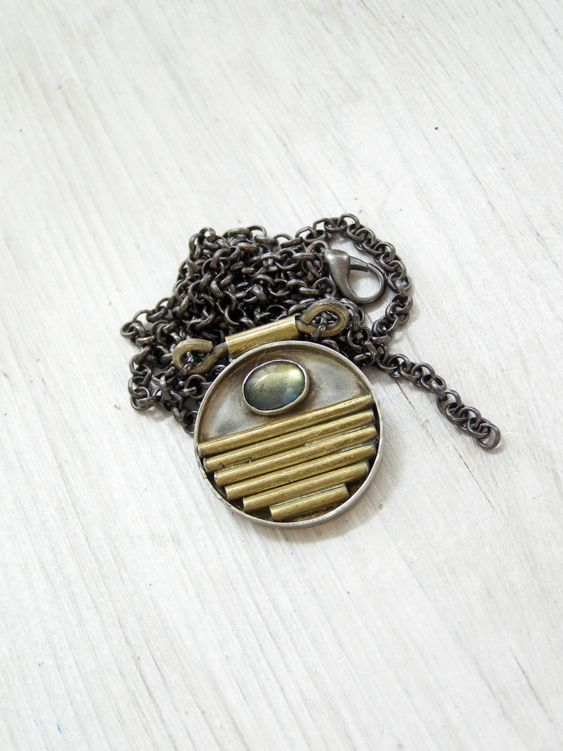 Silver round pendant egyptian style with labrodarite,