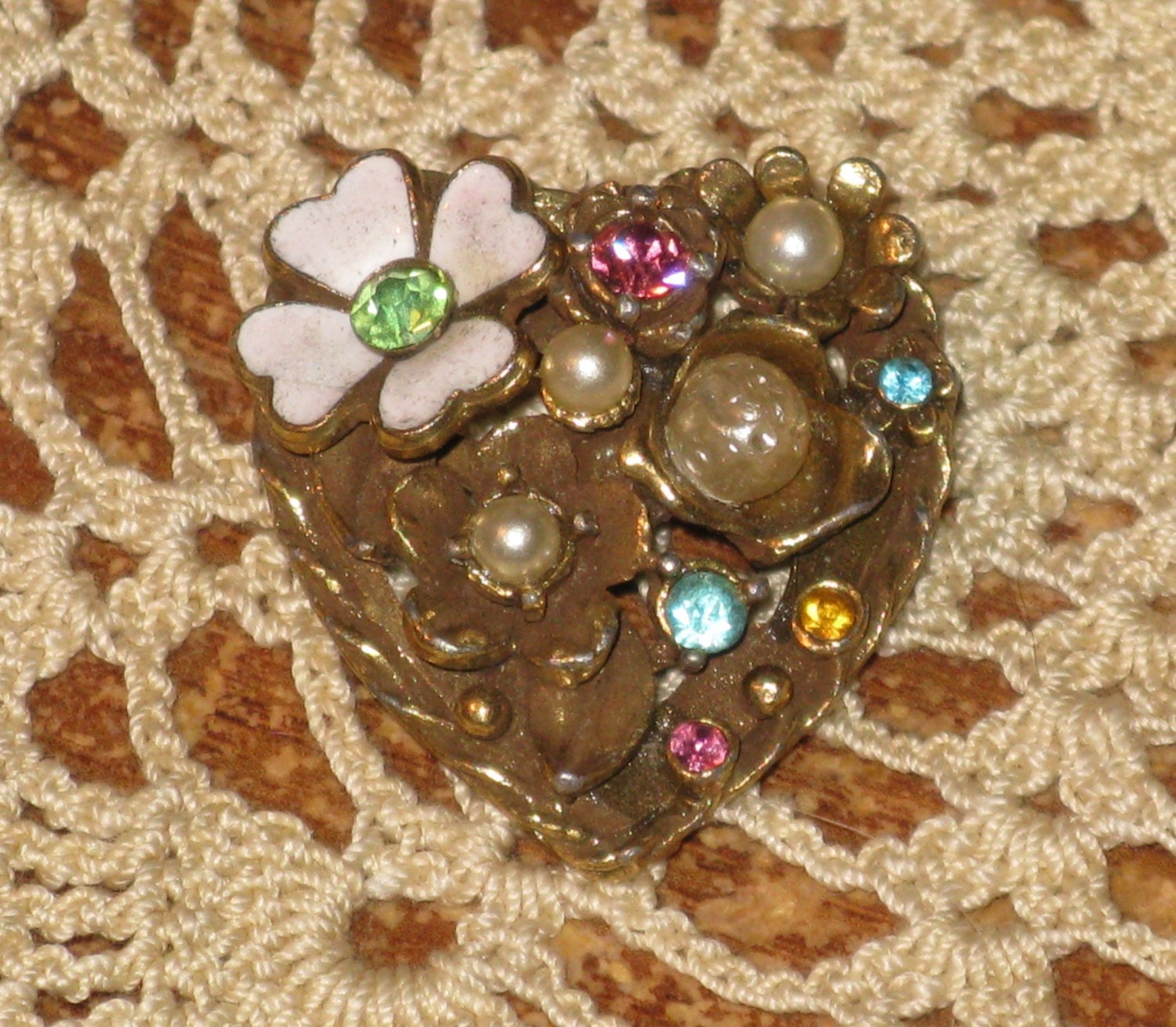 Vintage 1950s CORO Heart and Flowers Valentine's Day, Wedding Brooch/Pin (B-4-3)