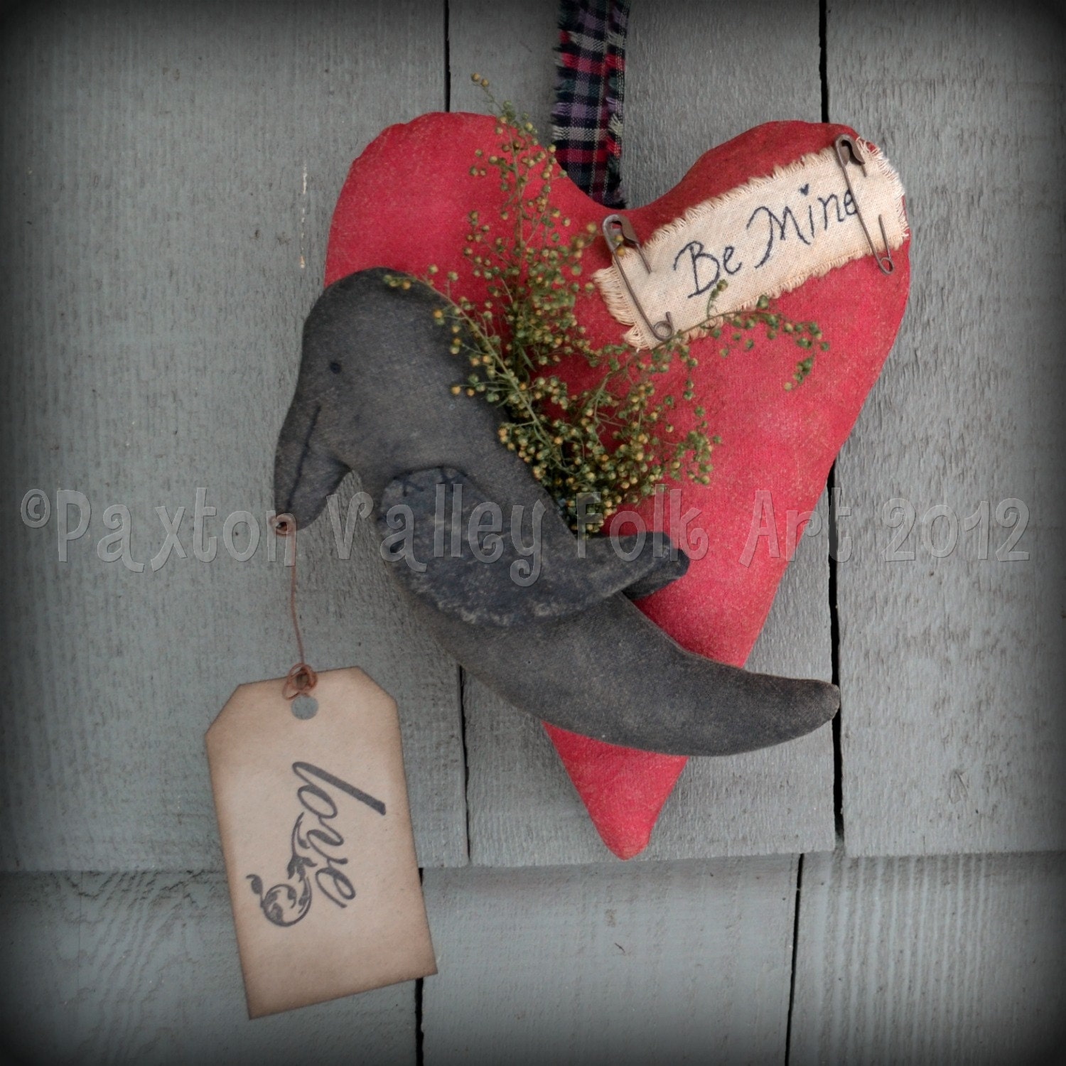 Love Crow Door Hanger Primitive Valentines Day Decoration Crow and Heart Rustic Valentine Decor