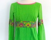 Vintage Tunic Top / 1960s 1970s / Lime Green Embroidered Hippie Flowers 60s 70s / Size Teens Juniors Extra Small XS XXS 0