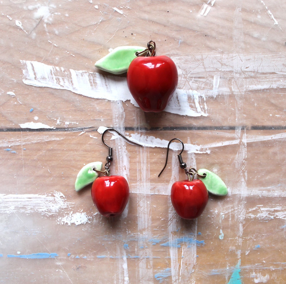 Apple ceramic pendant