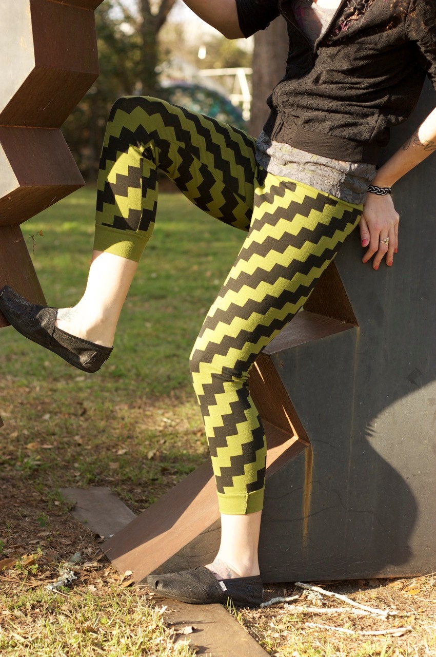 GReen & BLaCk Zig ZaG TwiSt LEGGINGS -- cotton spandex tights Women -- unique clothing dance hula hoop yoga biking summer festivals