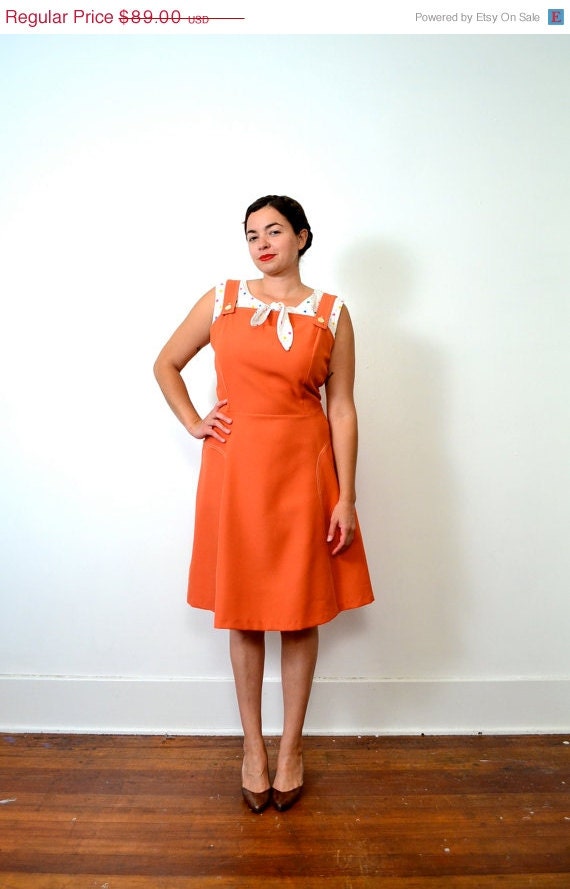 May Sale // 1970s Salmon Geometric Jumper // Plus Size