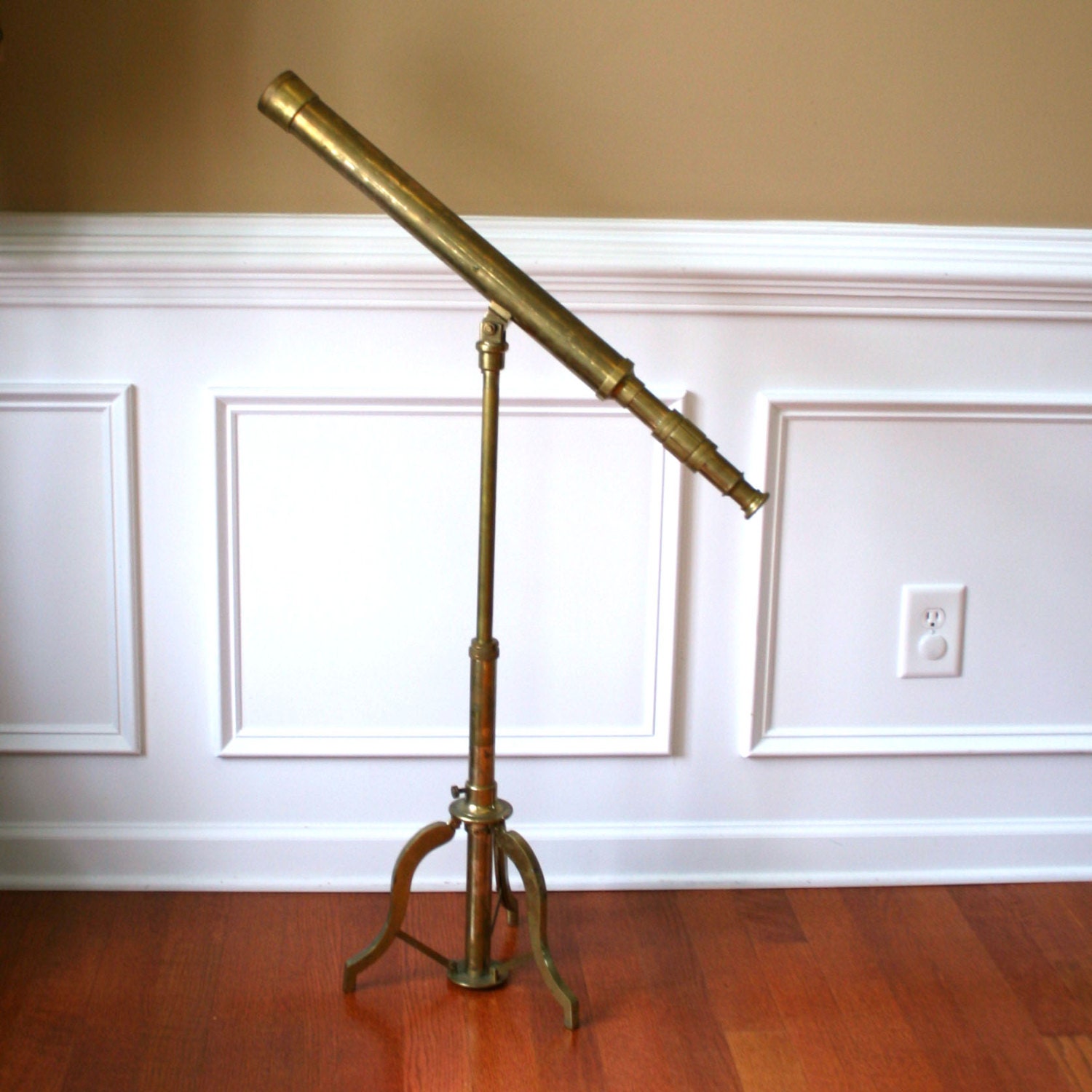 Vintage Brass Telescope. Brass Home Decor. Industrial Home Decor. Aged Brass. Home and Garden Decor. Captain. Stars. Nautical. Constellation