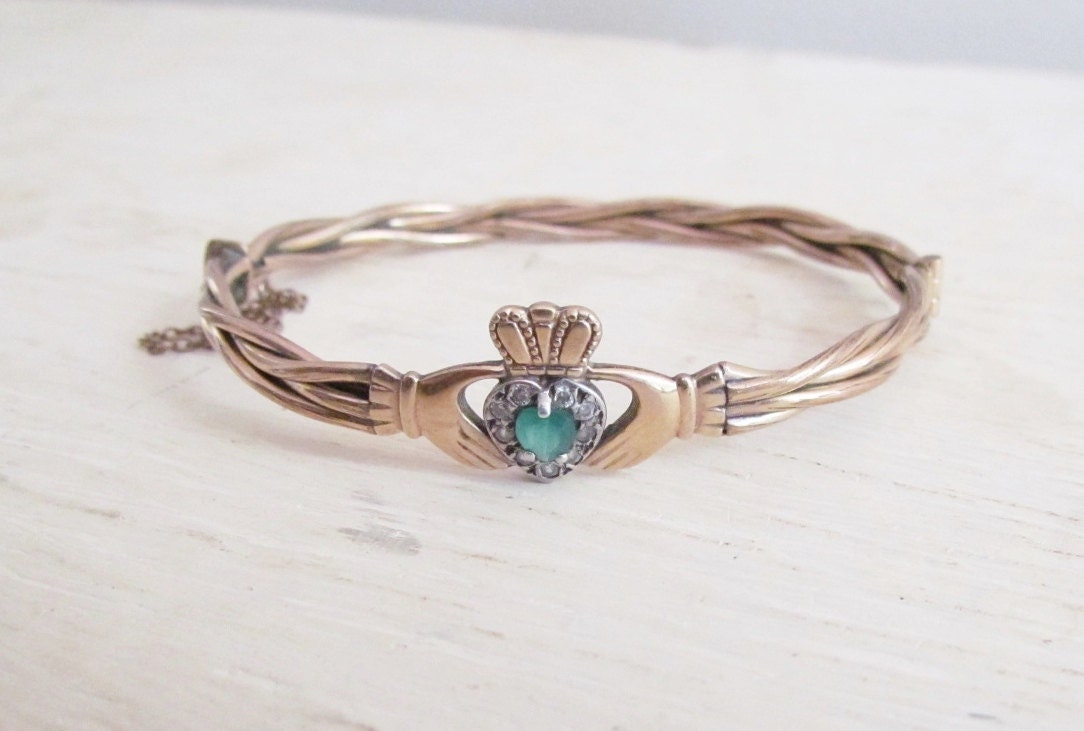 Vintage Claddagh Bracelet With Green Glass Stone c.1940s