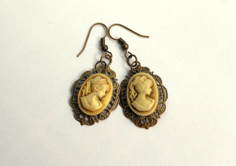 Cameo Earrings-Victorian Style Jewelry-Traditional Cameo Earrings-Womans Silhouette