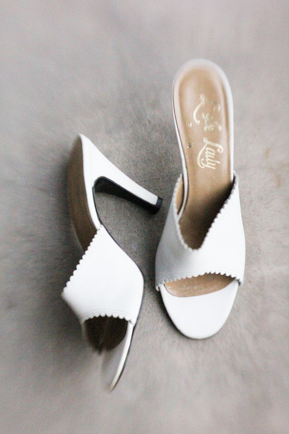 Vintage 60's White Leather Mule Open Toe Kitten Heels by L.A. Lady, size 7