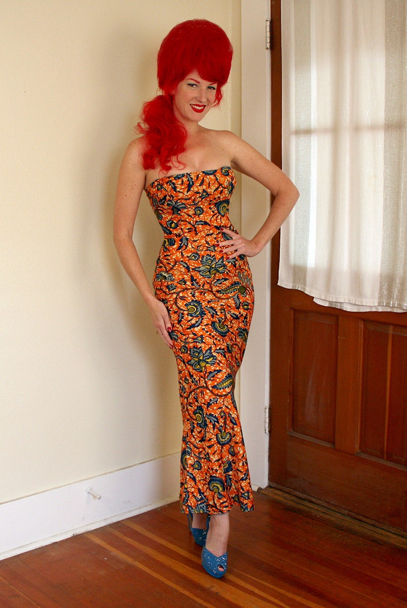 EXOTIC Bombshell 1960's Strapless Bias Cut Cotton Hawaiian Batik Hourglass Mermaid Gown - Mermaid Hem - Intricate Floral Print - Size M