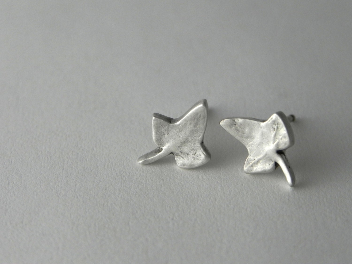 Silver Ivy Leaf Studs