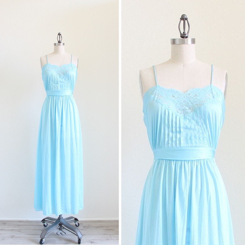 Vintage Nightgown . Long Night Gown . Vintage Lingerie . Blue Lace Nightgown . size Small Medium