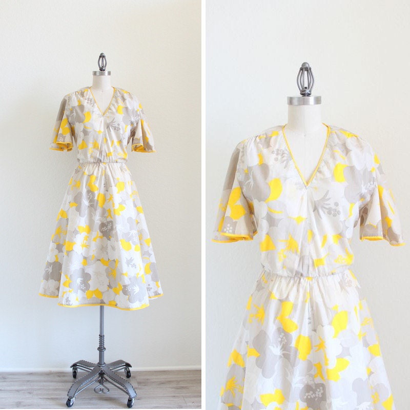 Vintage Day Dress . Yellow and Grey Floral Dress . 50s 1950s Dress . Cotton Summer Dress . size Medium Large