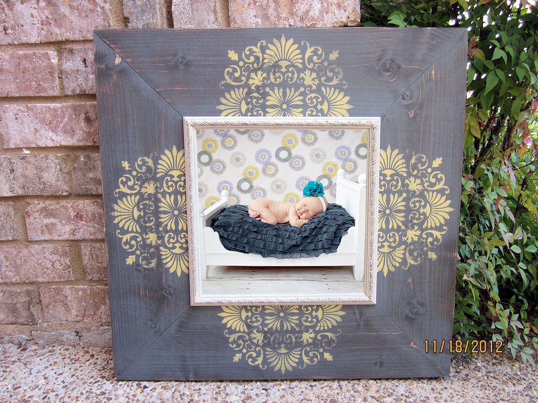 10x10 Distressed Picture Frame, Dark Gray / Yellow Ochre / Linen