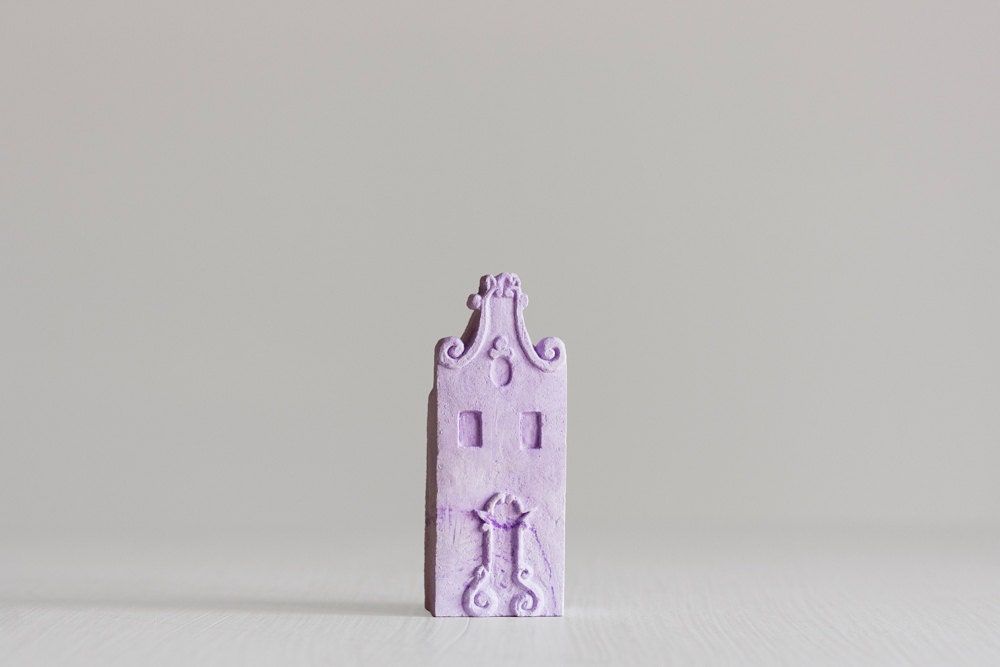 amsterdam architecture - freestanding art object