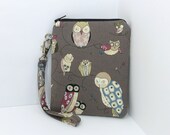 Wristlet Purse iPhone iPod Clutch Cell Phone Camera Pouch Padded Spotted Owls Grey