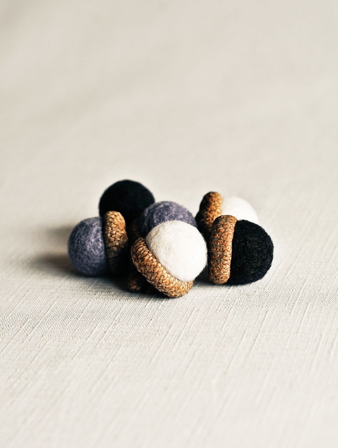 Winterland Needle Felted Large Acorns - Set of 6 - Woodland Nature Waldorf Inspired Home Decor All Natural Wool Felt Gift Decorations
