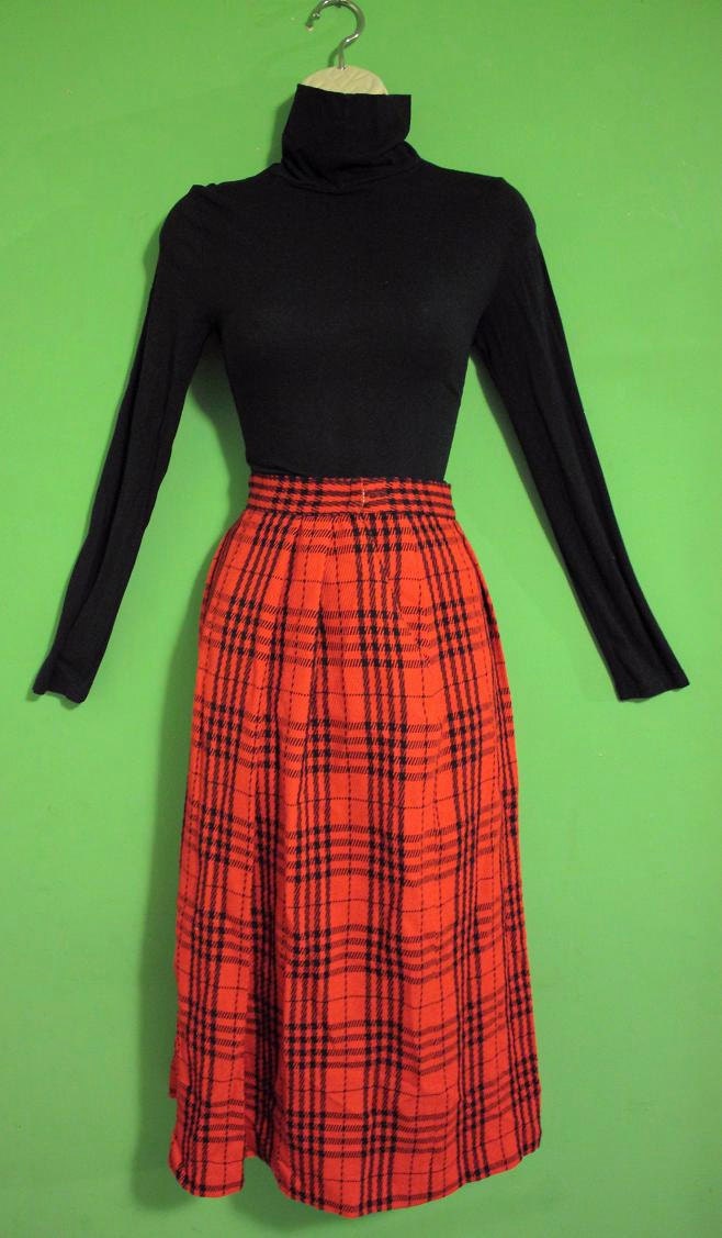 Vintage 90s Christian Dior High Fashion Designer Indie Folk Hipster Womens For Her Plaid Wool Skirt Size 4 XS Casual Maxi skirt