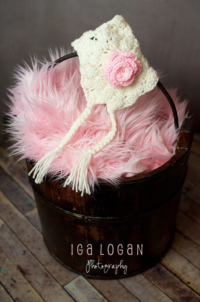 Newborn baby girl pixie hat with flower.  Made to order.  Baby girl photo prop.