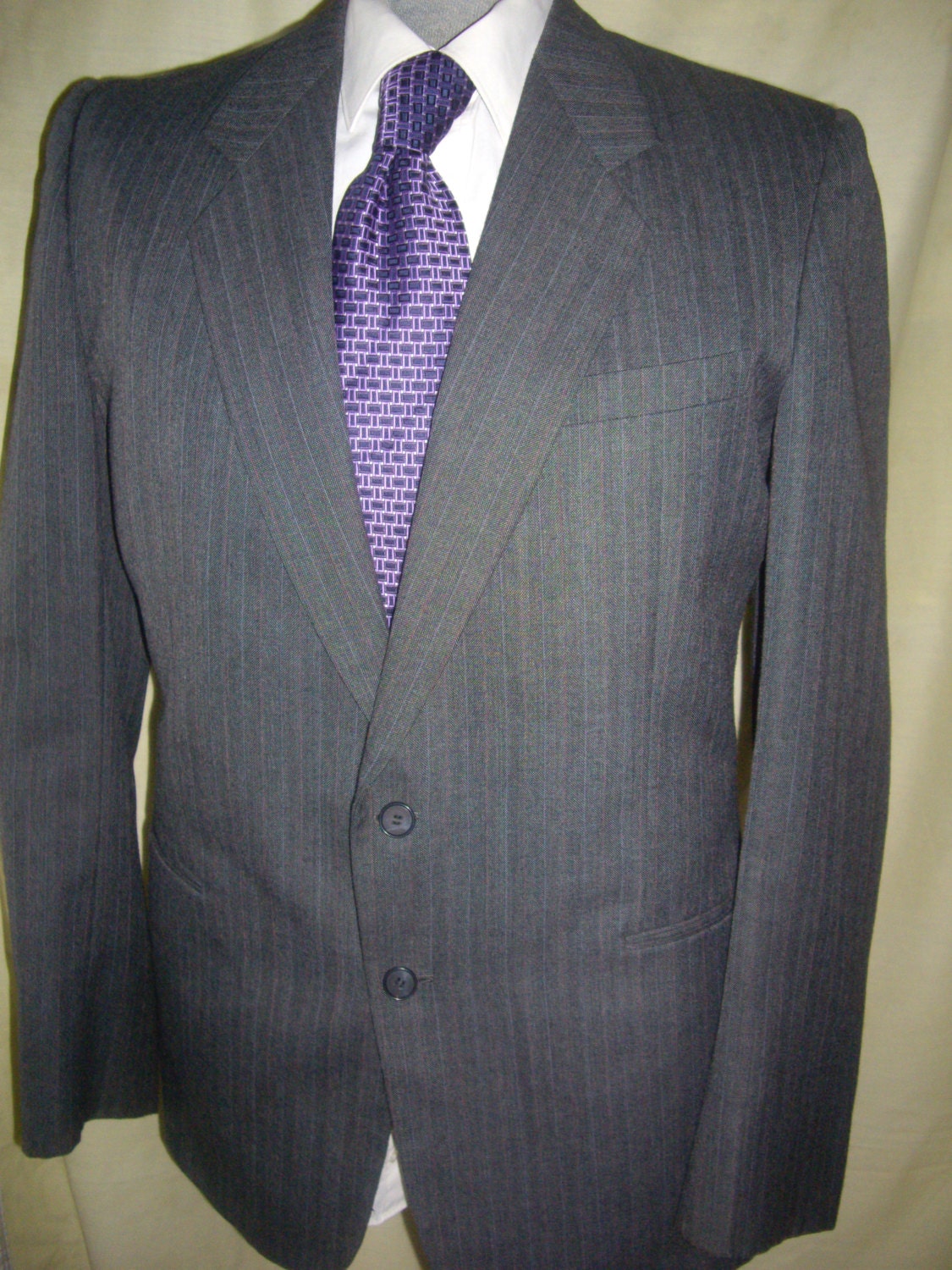 Mens 60s  Bespoke grey with mutlticolor pinstripe 40r med to heavy tailoring  b82