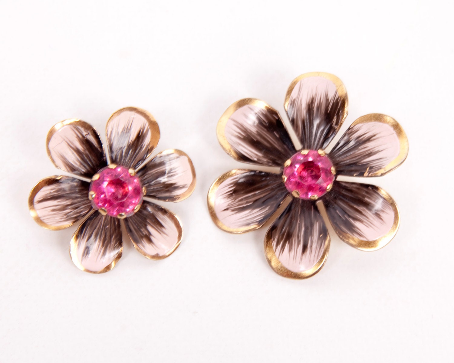Vintage Pink Rhinestone Flower Shape Brooch Enamel Pin Gold Tone Set of 2  Pink Pendant