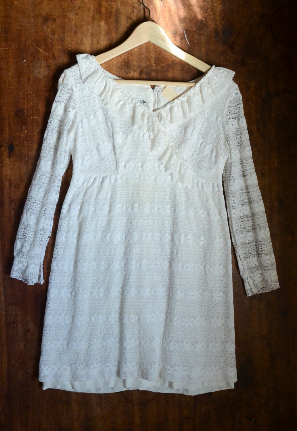 Vintage 60s White Lace Long Sleeve Dress / Size Medium