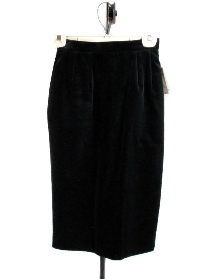 1980s Christian Dior Velvet Pencil Skirt - Deadstock NWT - Black - Straight Skirt - Office Fashion - Size 2