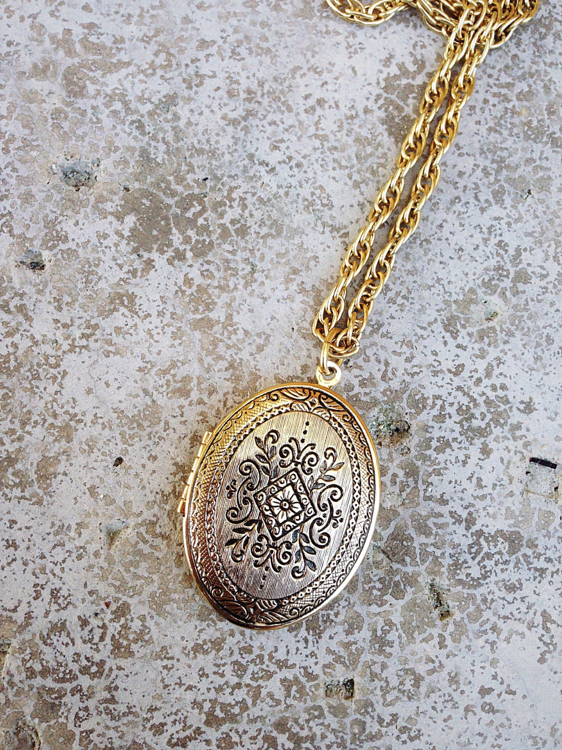 Vintage Gold Locket Necklace Women's Bohemian Jewelry Working Locket Jewelry with Antique Black Etched Design