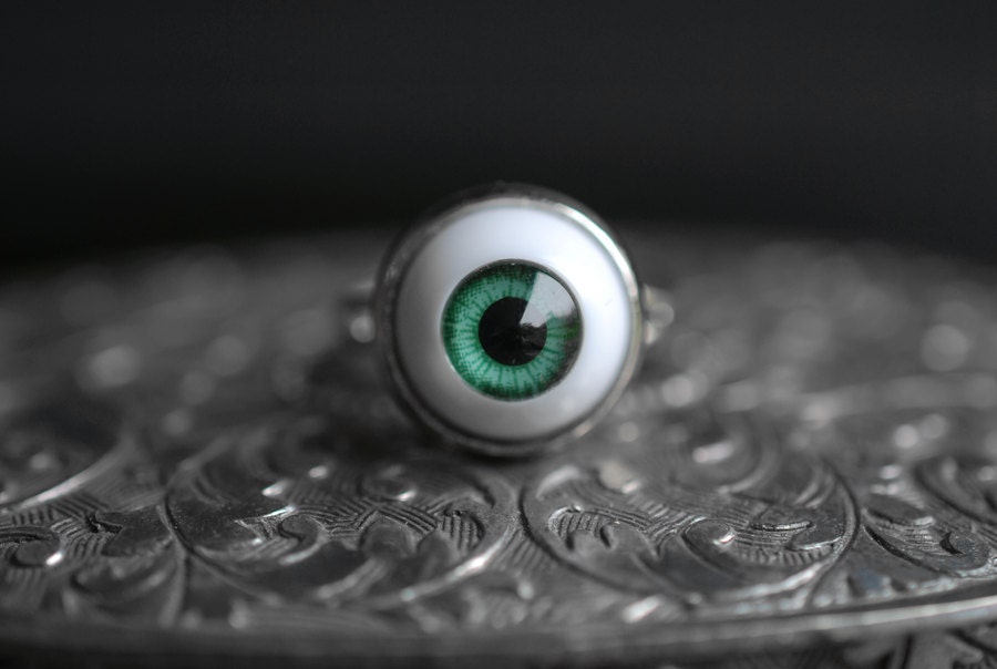 Eyeball adjustable ring - green eye - gothic jewelry
