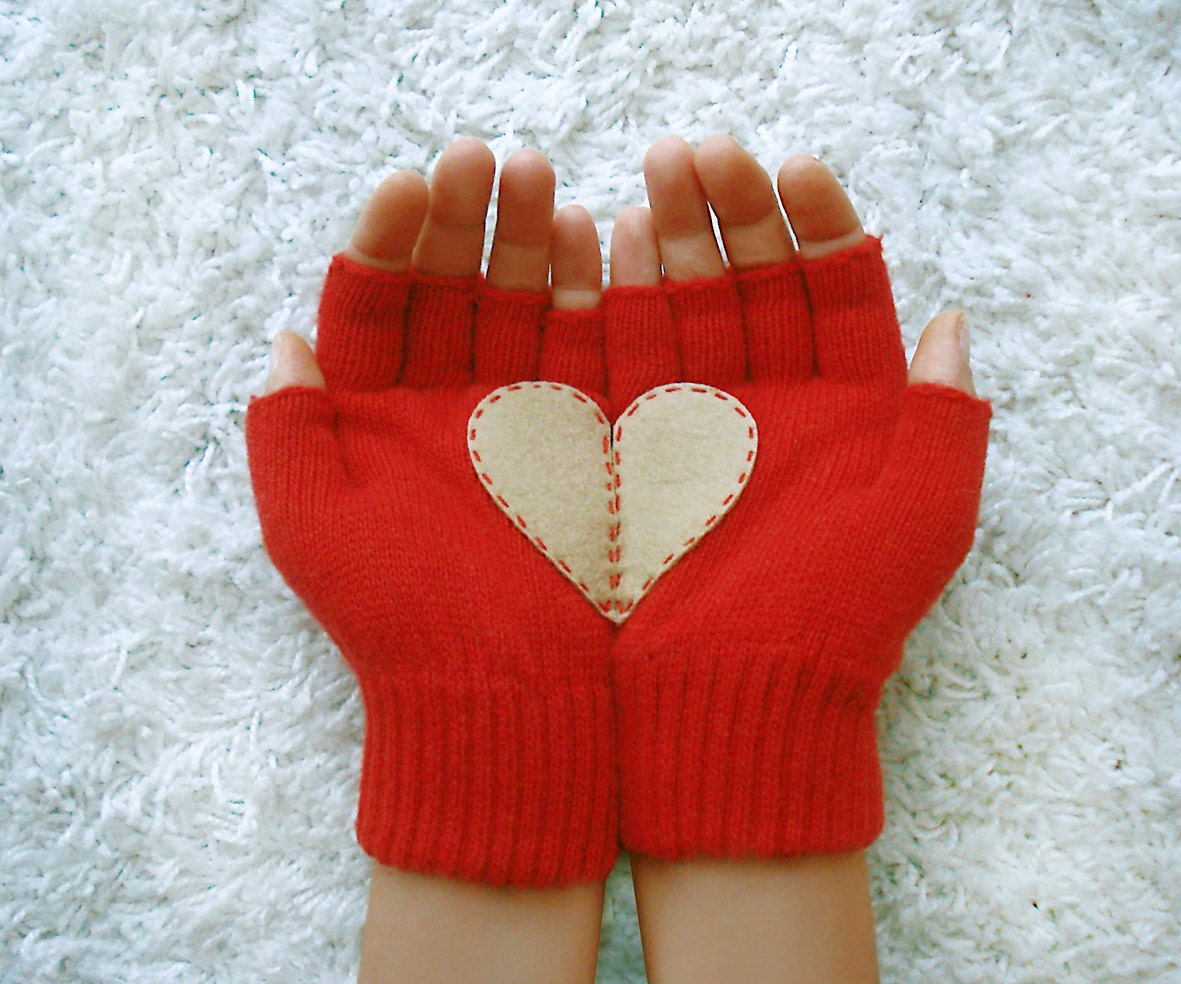 Heart Gloves, Fingerless Red Gloves with Beige Felt Heart