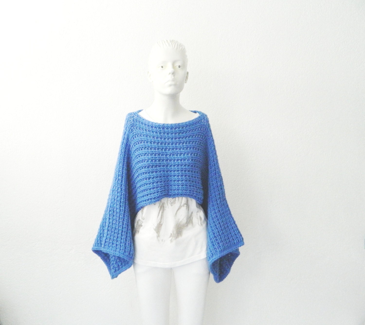 SUMMER SALE: 20% OFF, Pippi's Chunky Blue Poncho with Sleeves, Autumn, Fall, Winter Fashion, Warm, Cozy, 3/4 Sleeves, Oversized Bolero