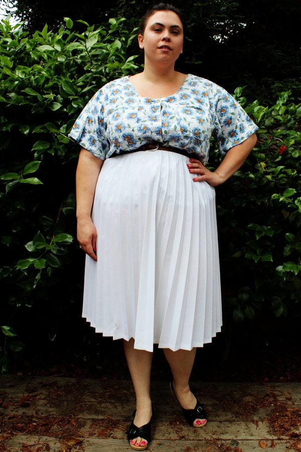 Plus Size - Vintage Daisy Print Button Front Short Sleeve Blouse (Size 20)