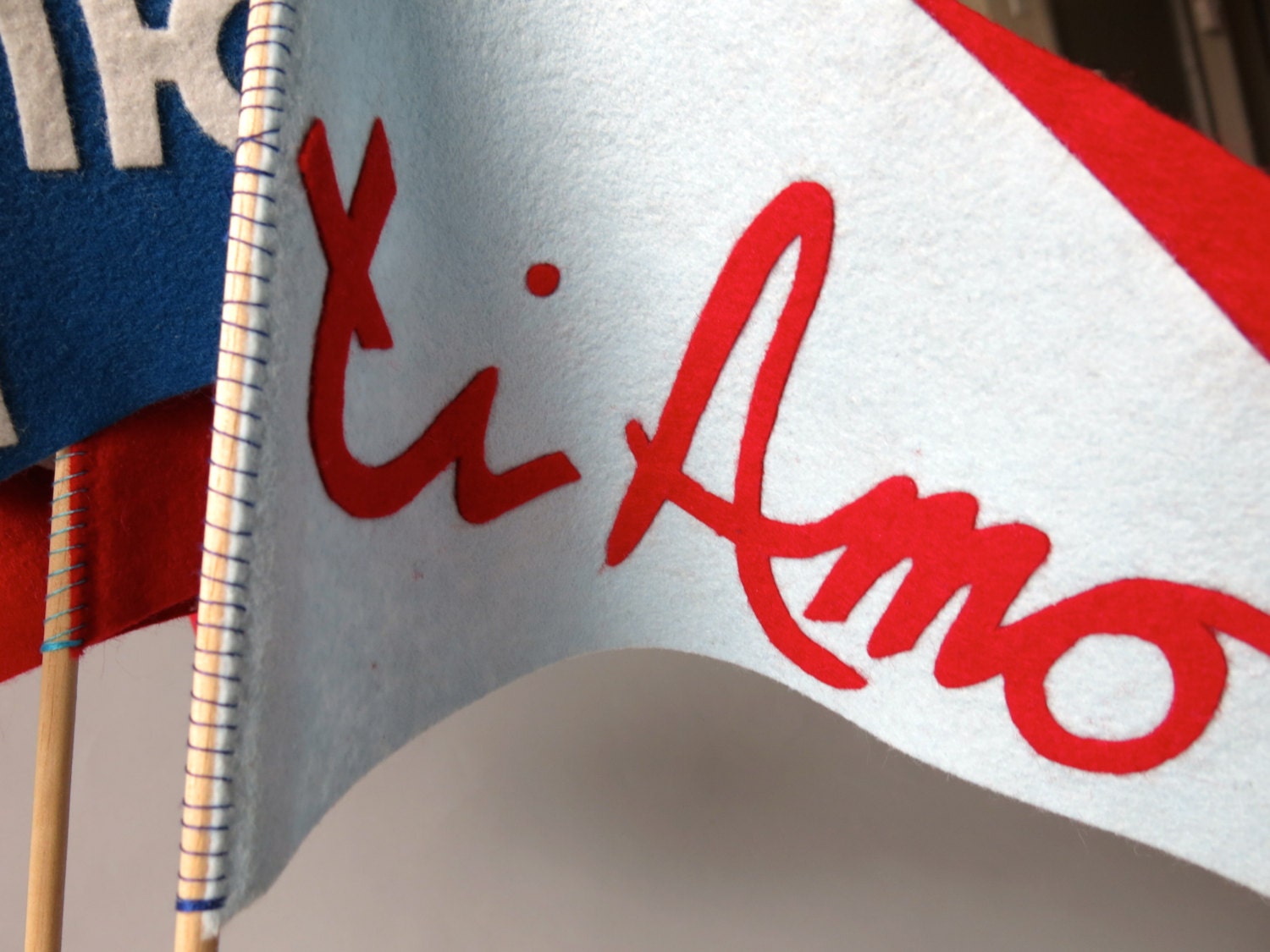 Wedding Flag - Photobooth, Save the Date, Ceremony Send-Off - I love you in any language - Single Pennant