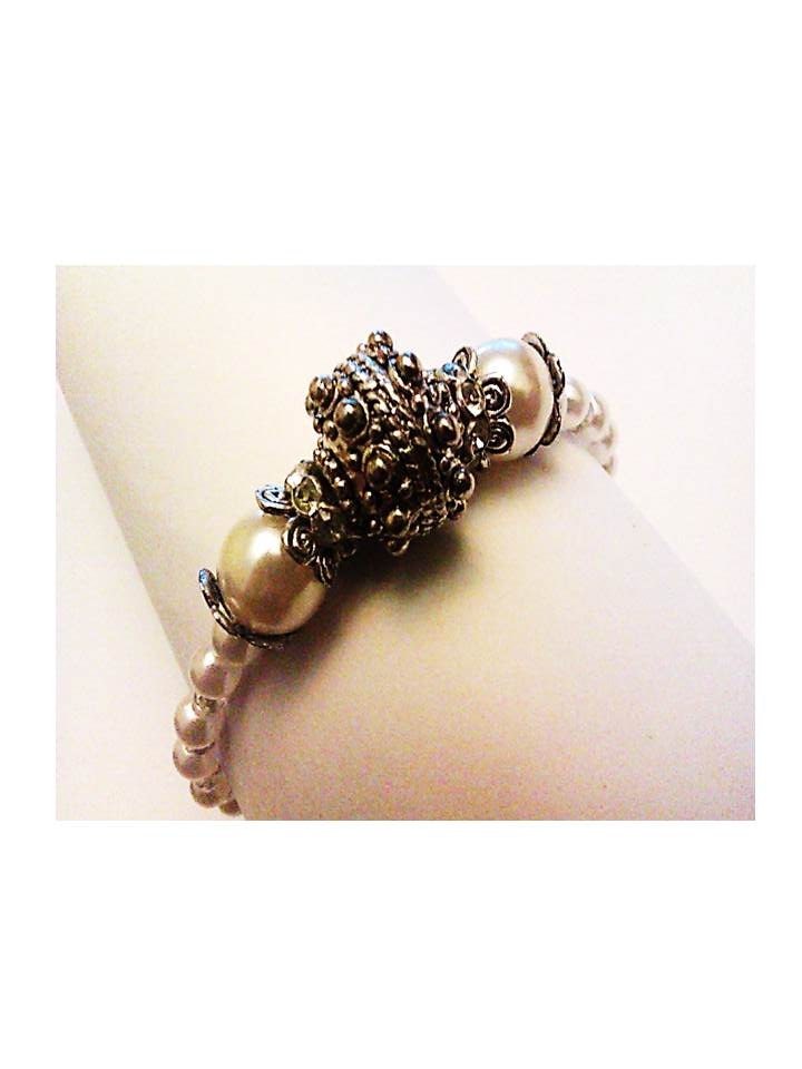 White Bead Stretch Bracelet With Crystal Spacers And Silver Plated Central Bead