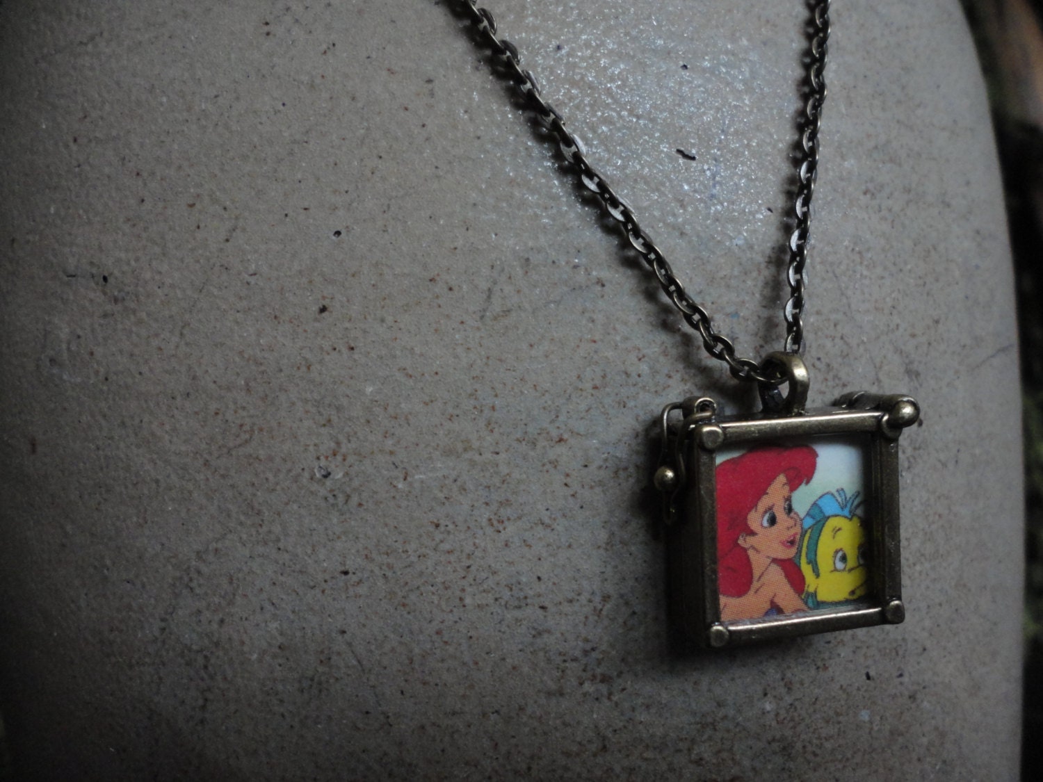 classic Disney Ariel The Little Mermaid necklace goldtone jewelry 2 sided flounder bff