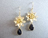 Dark lapis lazuli teardrop earrings, Lotus flower earrings, dark lapis lazuli crystal earrings, Wedding jewelry, Black tie wedding earrings