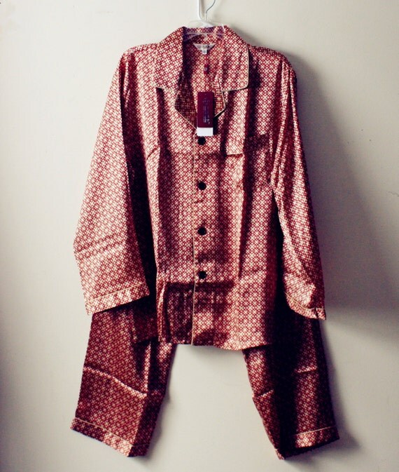 Buy mens silk sleepwear - Made in China comfortable, smooth, high quality handmade red pattern men's silk pajamas set