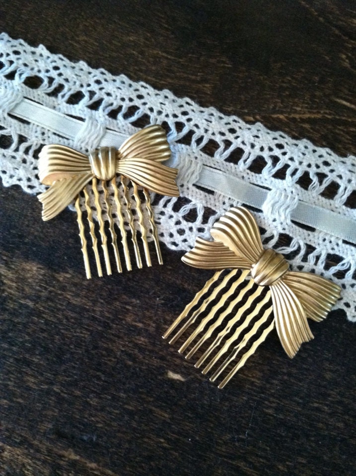 Gold Bow Hair Comb Accessory, Bridal or Everyday Wear, Trendy, READY TO SHIP