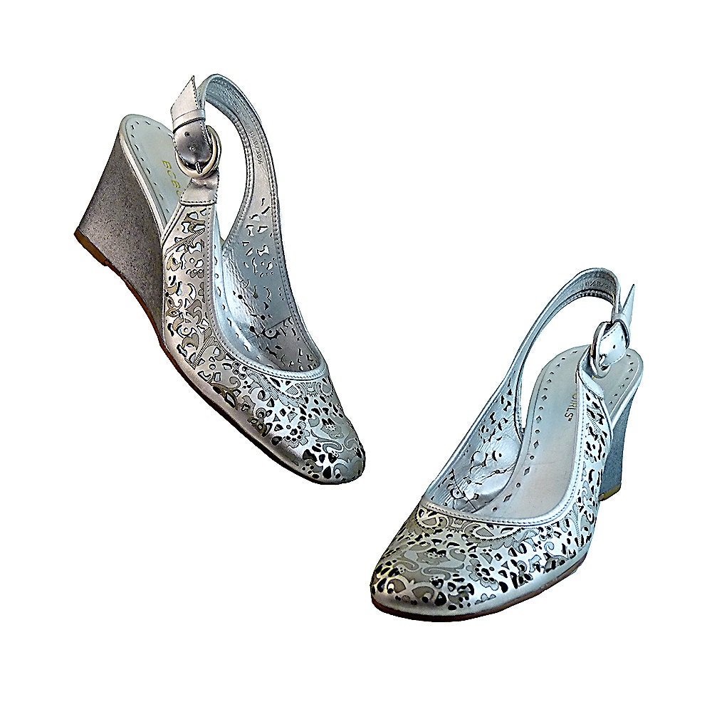 Wedge Slingback Pumps w Cut Out Leather Design by BCB Girls // Silver Lacy Look // Size 81/2 B // Made in Brazil